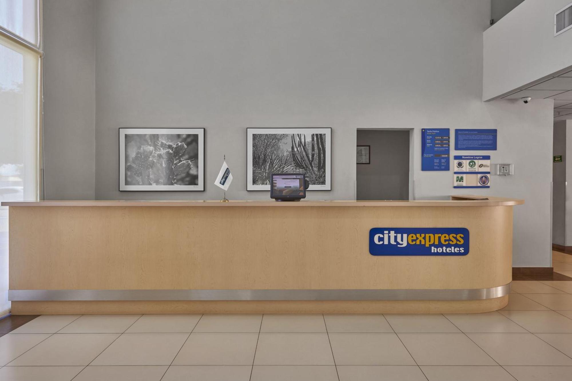 City Express By Marriott Ciudad Obregon Exterior photo